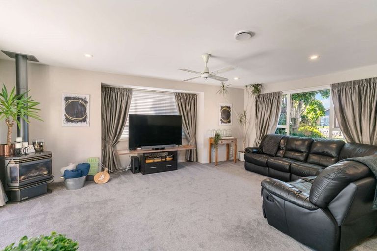 Photo of property in 32 Masefield Drive, Rolleston, 7614