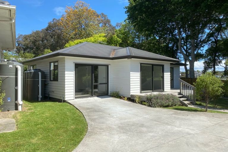 Photo of property in 40 Trinidad Road, Sunnynook, Auckland, 0620