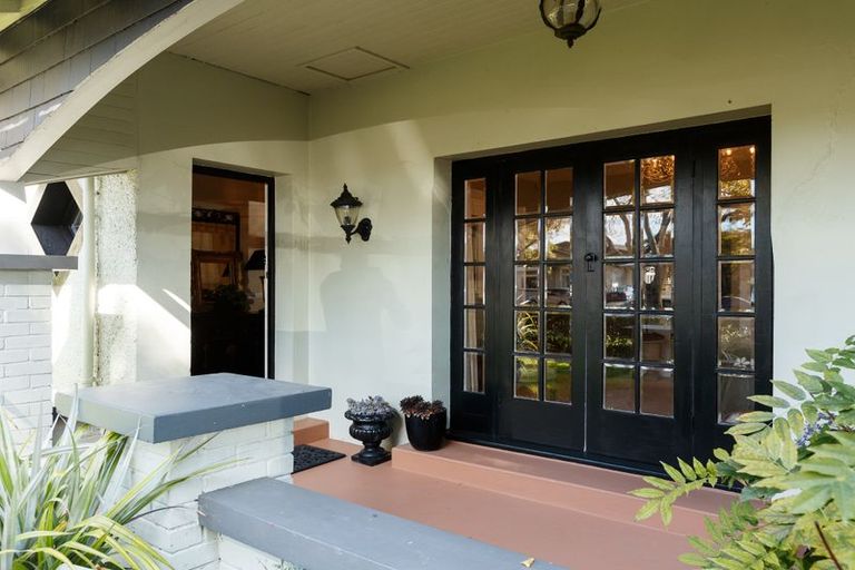 Photo of property in 10 Milverton Avenue, Hokowhitu, Palmerston North, 4410