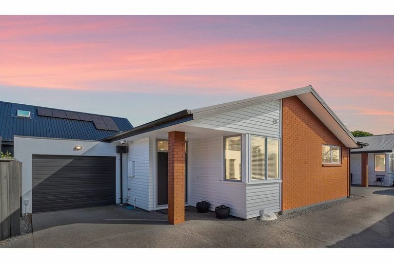 Photo of property in 2/10 Rata Street, Riccarton, Christchurch, 8041