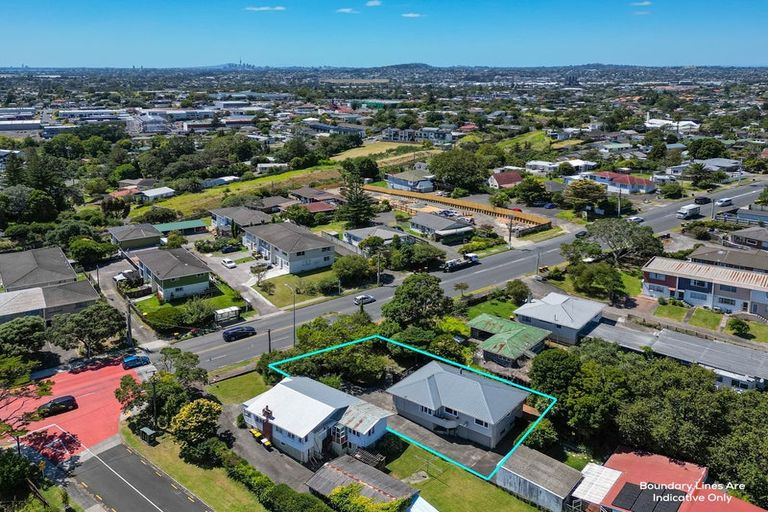 Photo of property in 1/84 West Coast Road, Glen Eden, Auckland, 0602