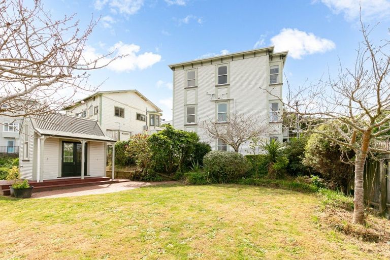 Photo of property in 49 Devon Street, Aro Valley, Wellington, 6021