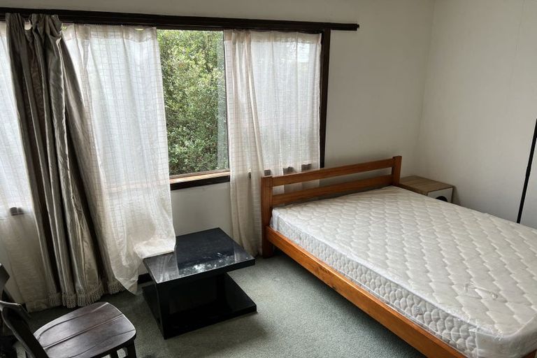 Photo of property in 37 Sunset Road, Totara Vale, Auckland, 0632