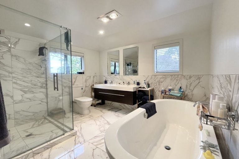 Photo of property in 1/86 Saddleback Rise, Murrays Bay, Auckland, 0630