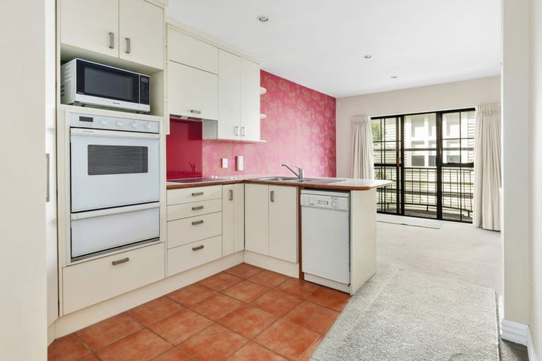 Photo of property in 16c Hobson Street, Thorndon, Wellington, 6011