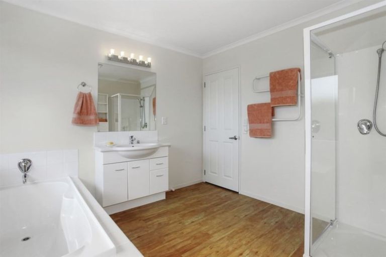 Photo of property in 432c Harewood Road, Harewood, Christchurch, 8051