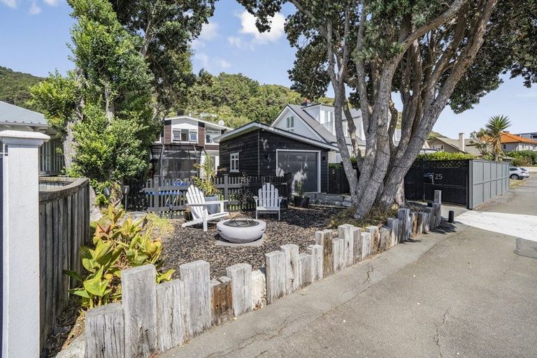 Photo of property in 25 Marine Parade, Eastbourne, Lower Hutt, 5013