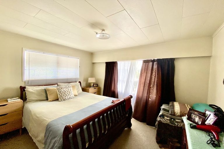 Photo of property in 4 Gossamer Drive, Pakuranga Heights, Auckland, 2010