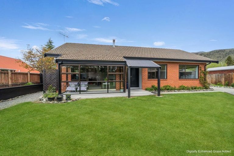 Photo of property in 7 Benmore Place, Omarama, 9412