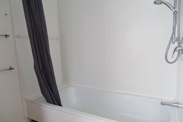 Photo of property in 43 Montgomery Avenue, Karori, Wellington, 6012