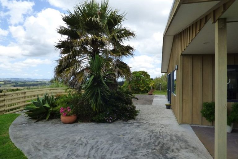 Photo of property in 462 Franklin Road, Paparoa, 0571