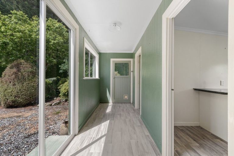 Photo of property in 284 Estate Road, Clinton, 9584