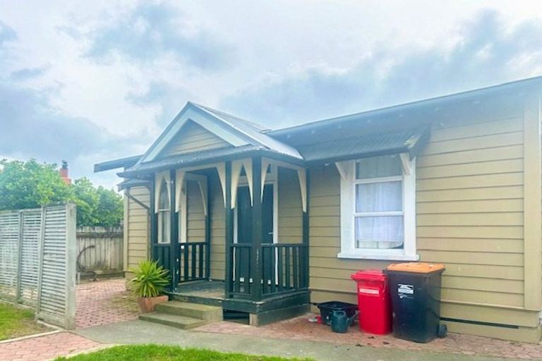 Photo of property in 18 Fairs Road, Milson, Palmerston North, 4414
