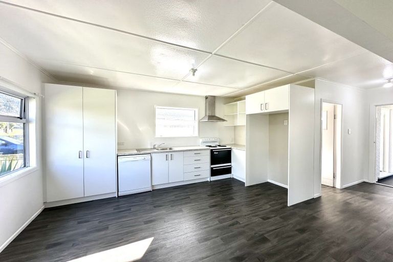 Photo of property in 90 Centennial Avenue, Waitara, 4320