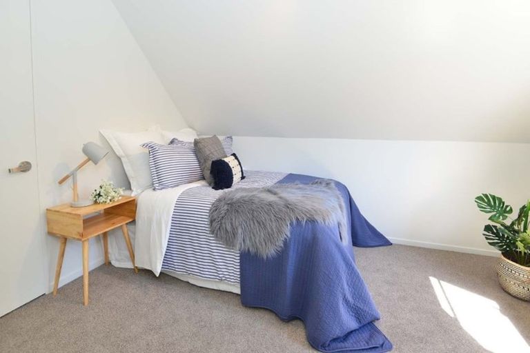 Photo of property in 2/26 Sandown Road, Rothesay Bay, Auckland, 0630