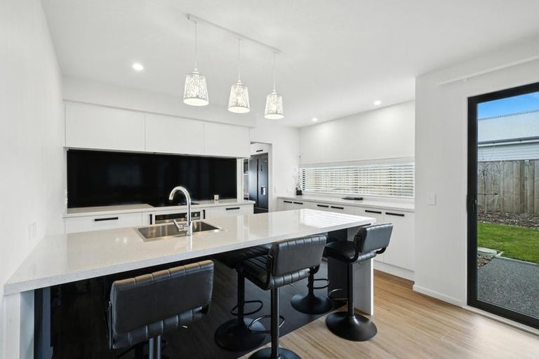 Photo of property in 29 Plover Avenue, Amberley, 7410