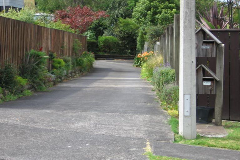 Photo of property in 2/9 Ceramco Place, Torbay, Auckland, 0630