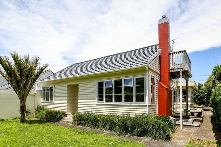 Photo of property in 6 Kaimata Street, Brooklands, New Plymouth, 4310