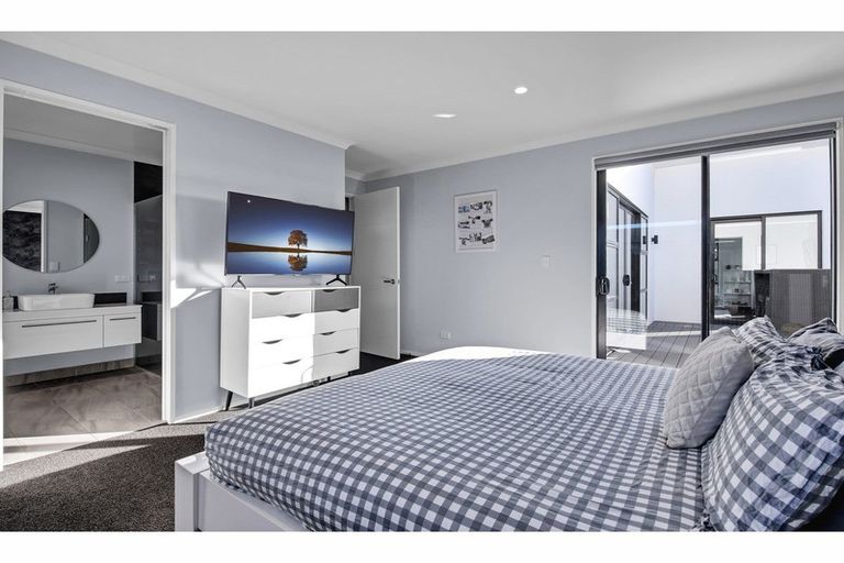 Photo of property in 33 Highgate Drive, Rangiora, 7400