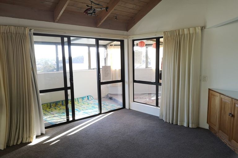 Photo of property in 62 Newhaven Terrace, Mairangi Bay, Auckland, 0630