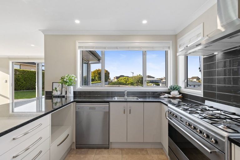 Photo of property in 10 Abby Close, Pukekohe, 2120