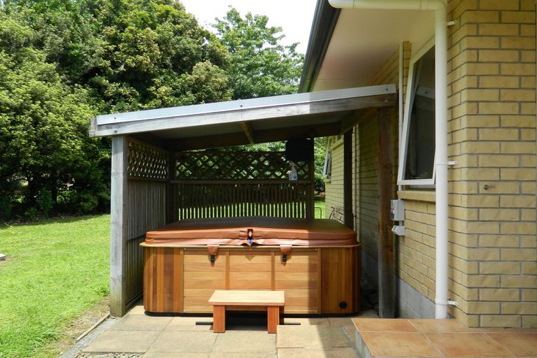 Photo of property in 32 Shepherd Road, Kerikeri, 0230