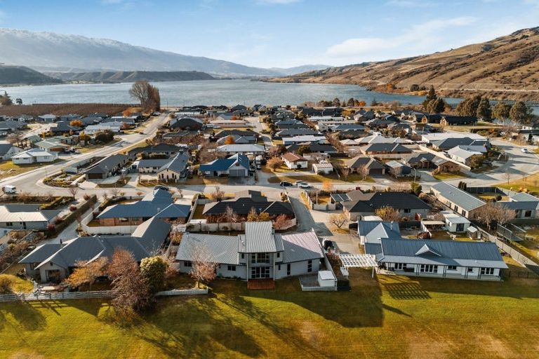 Photo of property in 9 Sunhaven Cove, Cromwell, 9310