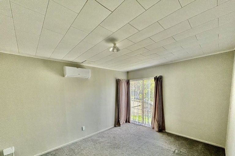 Photo of property in 13 Spinella Drive, Bayview, Auckland, 0629