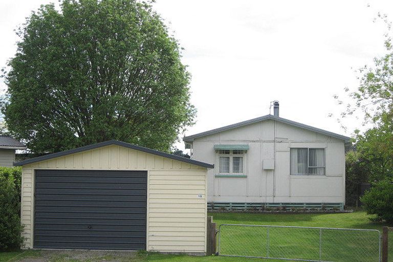 Photo of property in 16 Broadway Avenue, Waikuku Beach, 7473