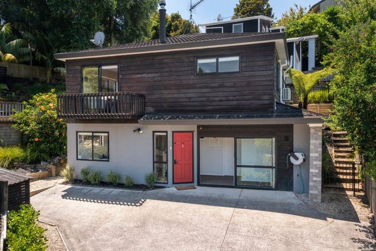 Photo of property in 2/59 Topliss Drive, Northcross, Auckland, 0632