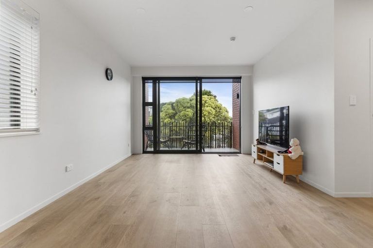 Photo of property in 201/25 Potter Avenue, Northcote, Auckland, 0627