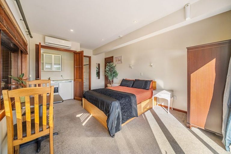 Photo of property in 62 Kiriwai Road, Paremata, Porirua, 5024