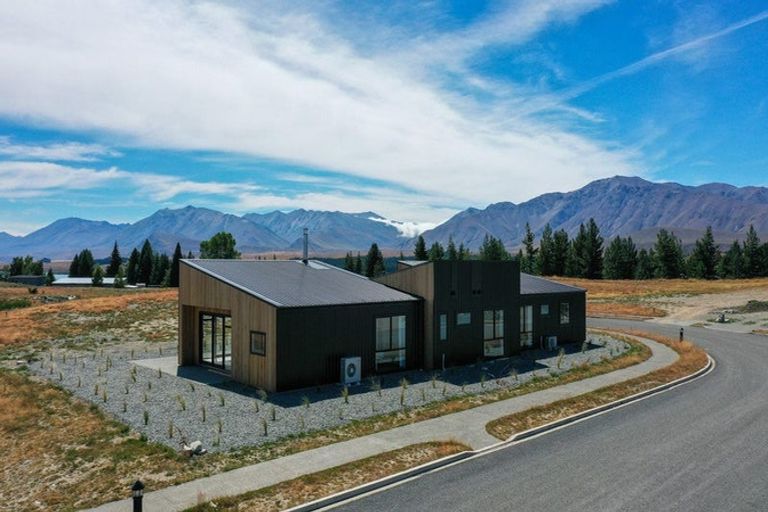 Photo of property in 11 Edwards Lane, Lake Tekapo, 7999