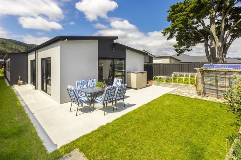 Photo of property in 12 Pattullo Crescent, Wallaceville, Upper Hutt, 5018