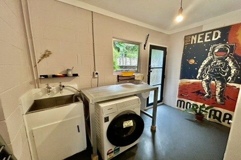 Photo of property in 22 Scotstoun Place, Glen Eden, Auckland, 0602