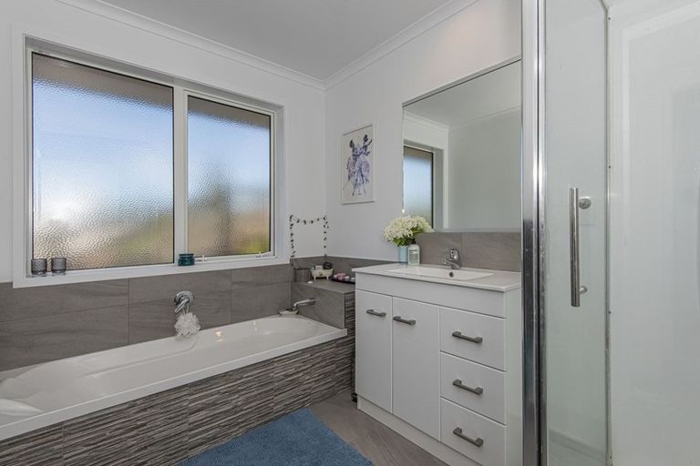 Photo of property in 17 Catherin Servant Close, Maunu, Whangarei, 0110