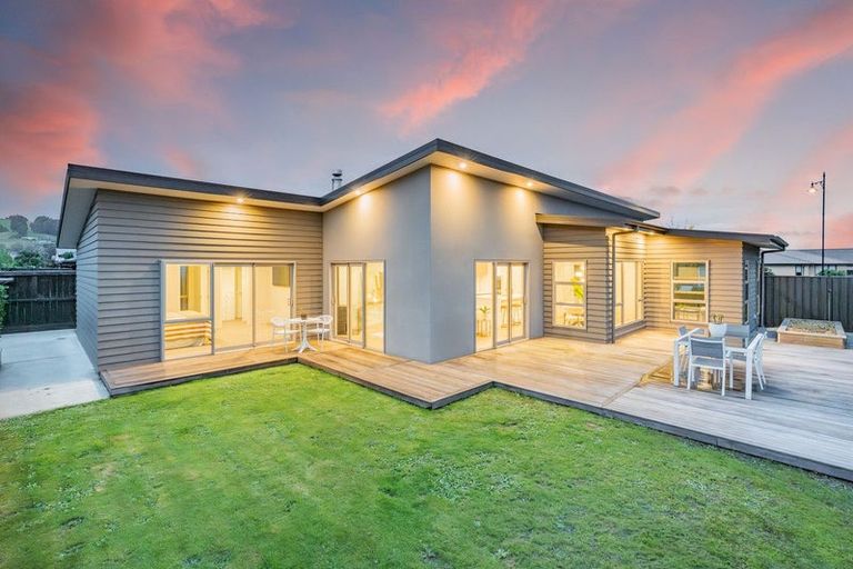 Photo of property in 18 Carrick Place, Mosgiel, 9024