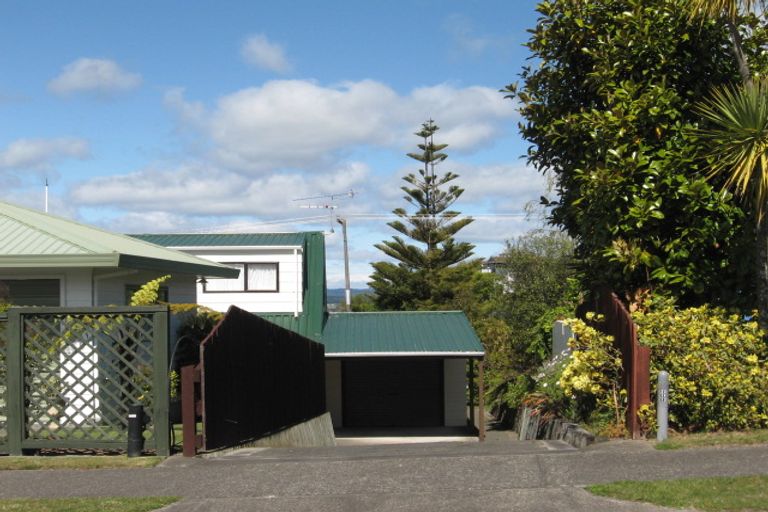 Photo of property in 4 Kinder Street, Acacia Bay, Taupo, 3330