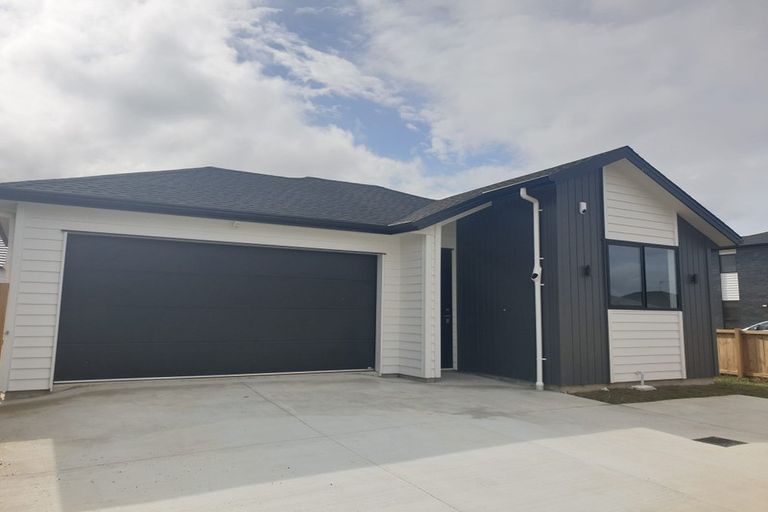 Photo of property in 8 Tawhiti Road, Pukekohe, 2120