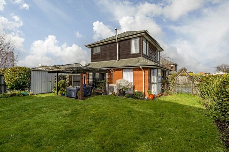 Photo of property in 2/30 Tuckers Road, Redwood, Christchurch, 8051
