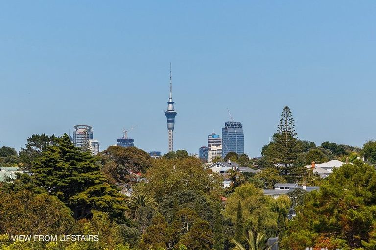 Photo of property in 15a Ascot Avenue, Narrow Neck, Auckland, 0624
