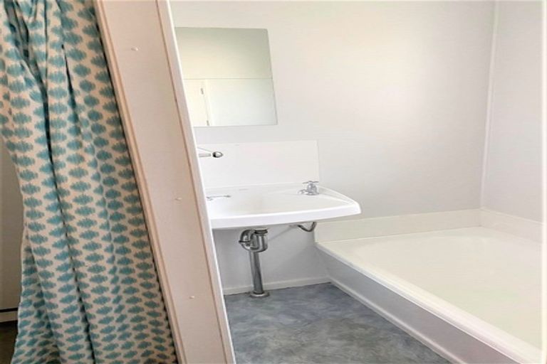 Photo of property in 12/11 Glen Alice Grove, Naenae, Lower Hutt, 5011