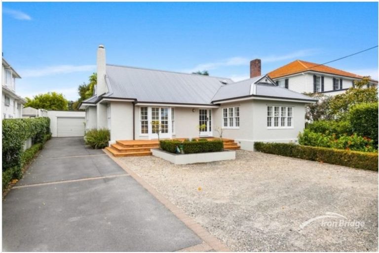 Photo of property in 232 Lake Road, Hauraki, Auckland, 0622