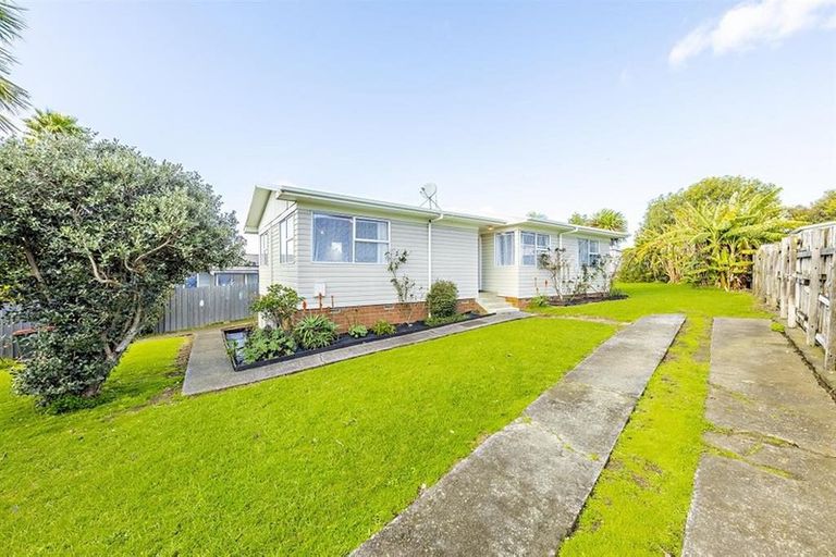 Photo of property in 43 Mckinstry Avenue, Mangere East, Auckland, 2024