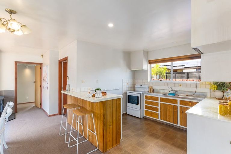 Photo of property in 36 Jenkins Avenue, Redwood, Christchurch, 8051