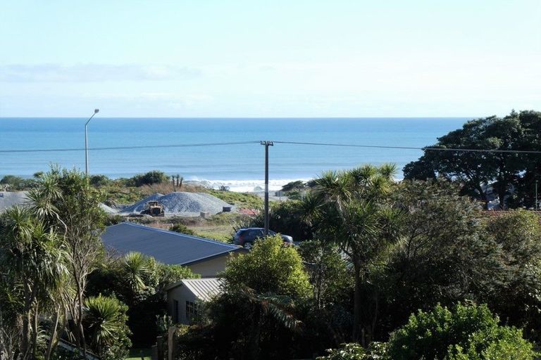 Photo of property in 19 Nolan Crescent, Karoro, Greymouth, 7805
