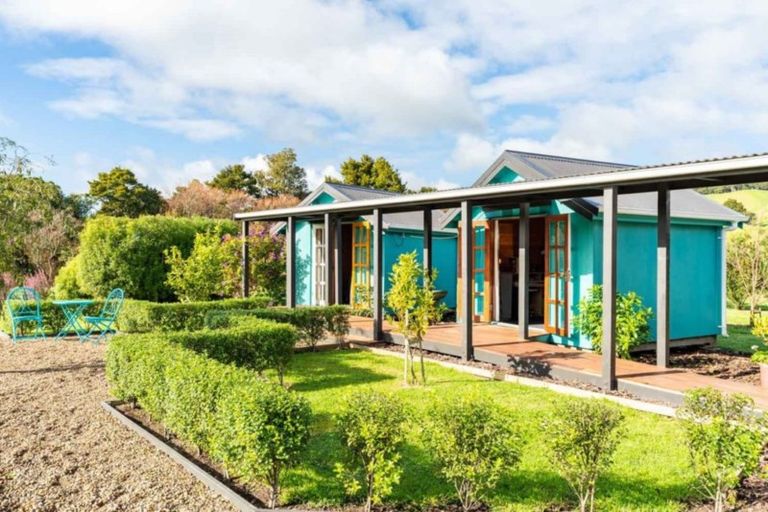 Photo of property in 22 Wairere Valley Road, Paparoa, 0571