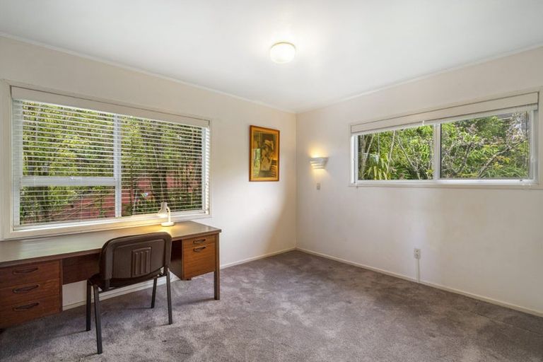 Photo of property in 21 Parr Terrace, Castor Bay, Auckland, 0620