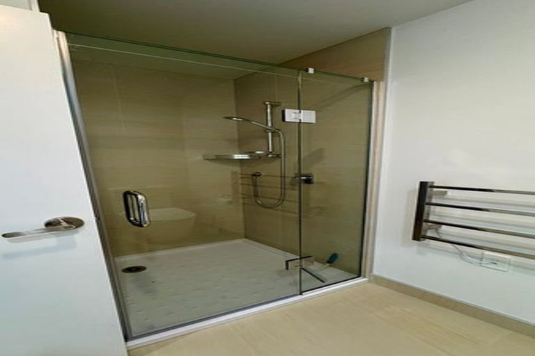 Photo of property in 7/25 Vodanovich Road, Te Atatu South, Auckland, 0610