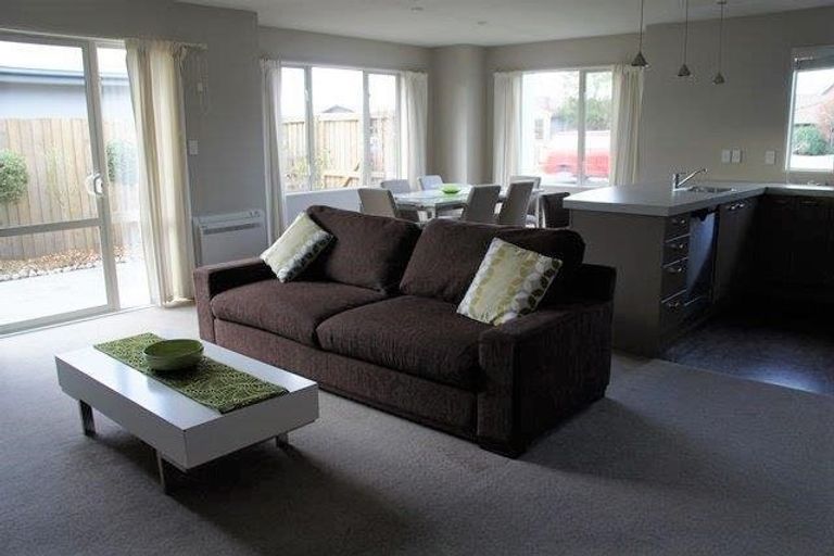 Photo of property in 2 Sheraton Place, Redwood, Christchurch, 8051